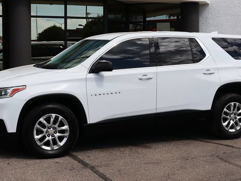 Used 2021 Chevrolet Traverse LS w/ LPO, Cargo Package FWD image 7