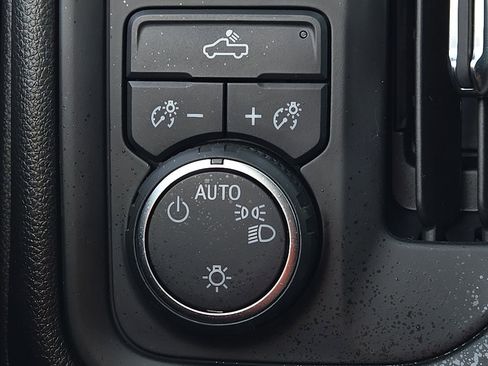 Used 2024 Chevrolet Silverado 2500 Custom w/ Custom Convenience Package image 16