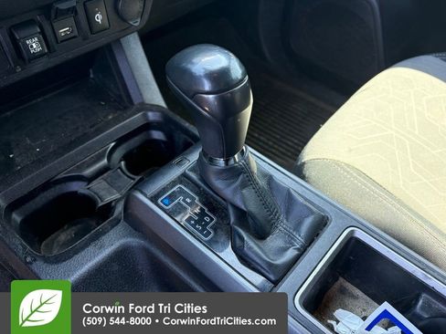 Used 2021 Toyota Tacoma TRD Sport image 17