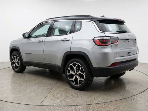 Used 2025 Jeep Compass Limited image 6