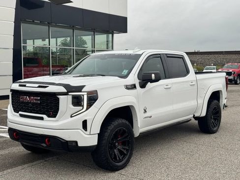 Used 2022 GMC Sierra 1500 AT4 w/ AT4 Premium Package AWD/4WD image 2