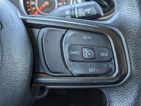 Used 2018 Jeep Wrangler Unlimited Sport image 24