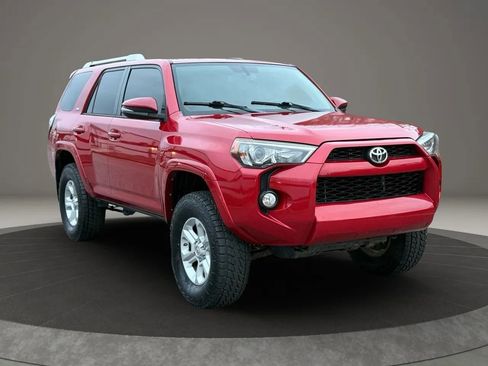 Used 2014 Toyota 4Runner SR5 Premium image 3