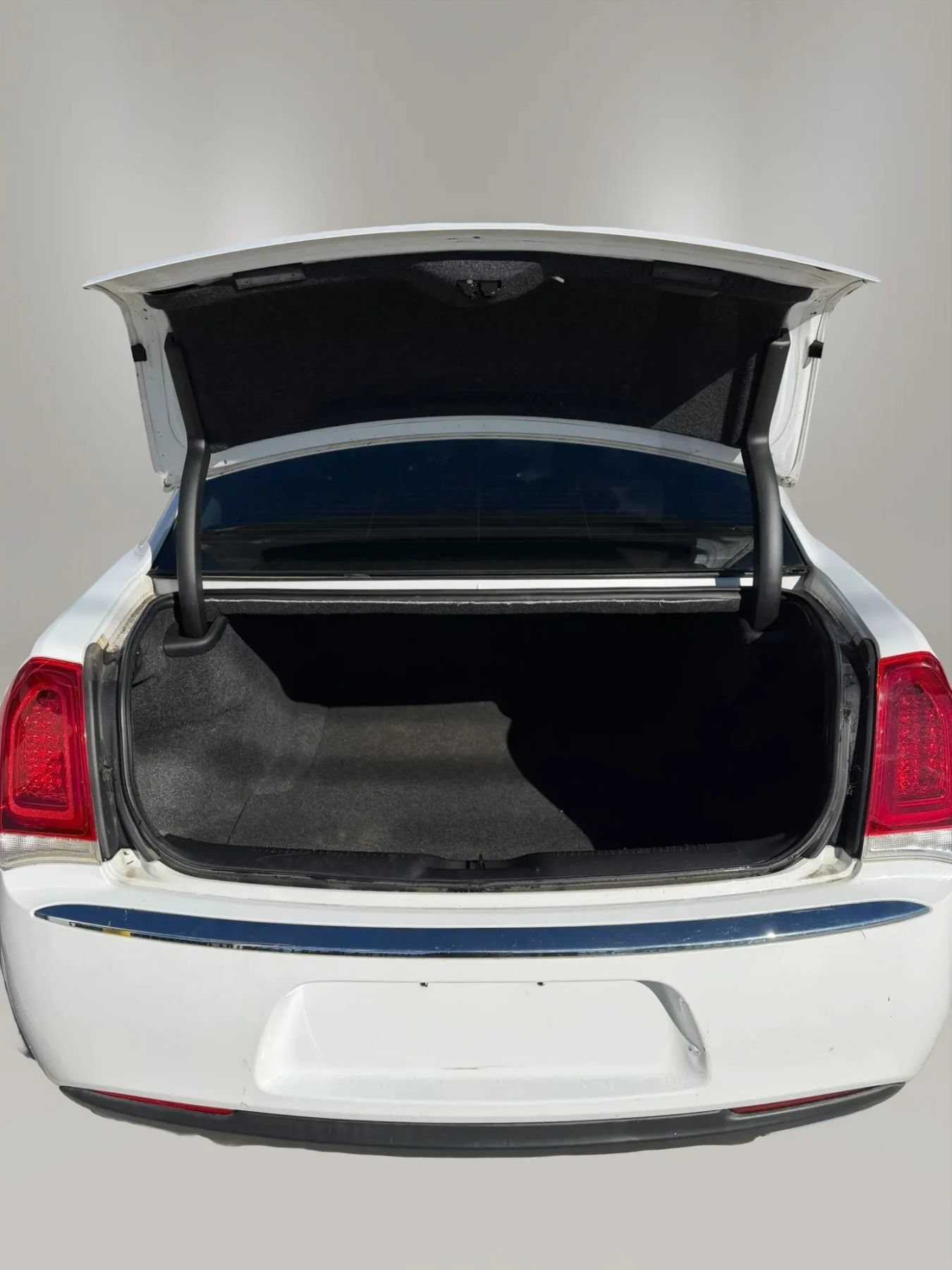 Used 2016 Chrysler 300 Limited AWD/4WD image 8