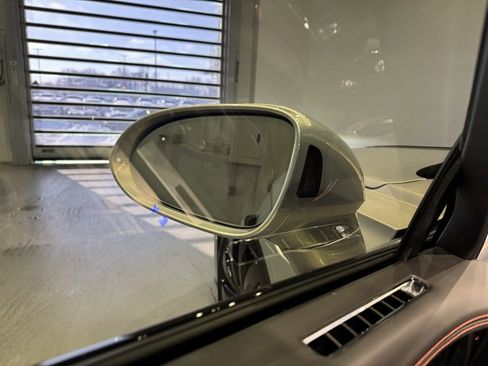 Used 2022 Bentley Flying Spur V8 image 20