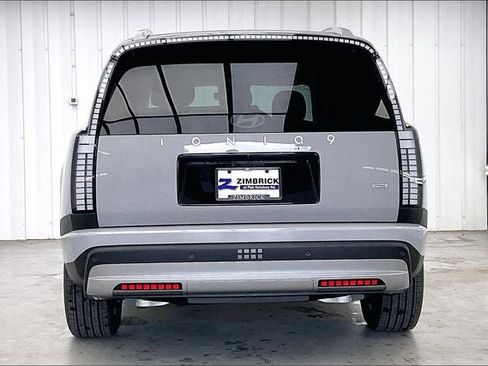 New 2026 Hyundai Ioniq 9 SE image 4