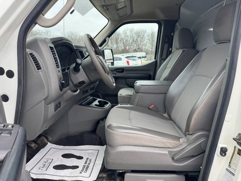 Used 2015 Nissan NV 2500 S image 15