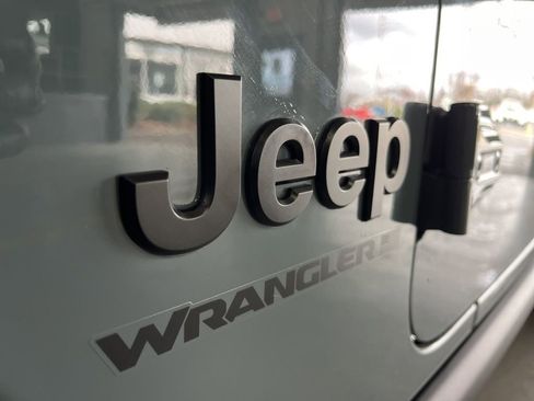New 2026 Jeep Wrangler Unlimited Rubicon 392 w/ Quick Order Package 27X Moab AWD/4WD image 17