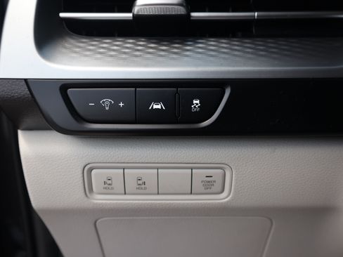 Used 2023 Kia Carnival LX FWD image 26