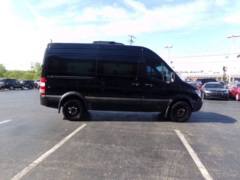 Used 2011 Mercedes-Benz Sprinter 2500 image 7