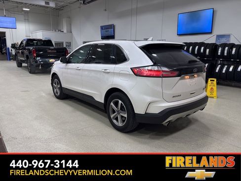 Used 2019 Ford Edge SEL w/ Equipment Group 201A image 3