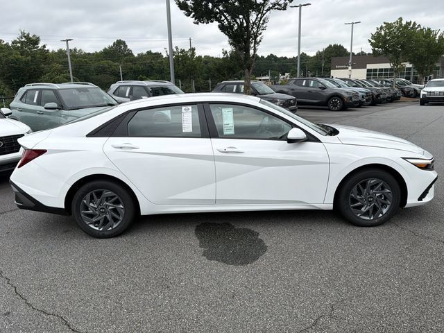 New 2026 Hyundai Elantra Hybrid FWD image 9