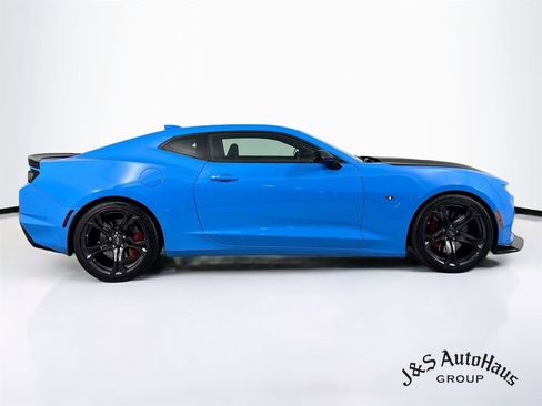 Used 2023 Chevrolet Camaro SS RWD image 8