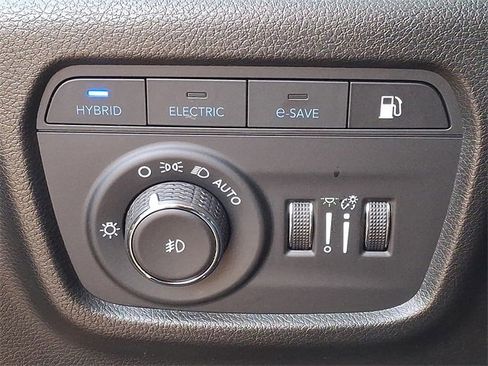 Used 2022 Jeep Grand Cherokee Trailhawk w/ Advanced Protech Group II image 25