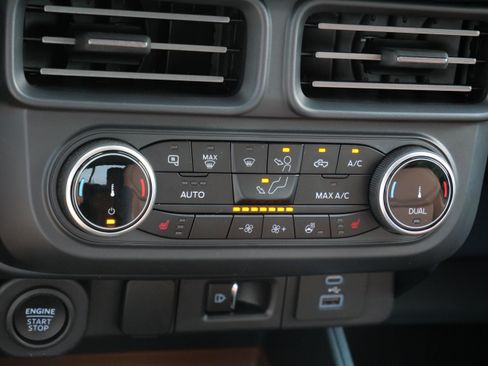 Used 2024 Ford Maverick Lariat w/ 4K Tow Package AWD/4WD image 22