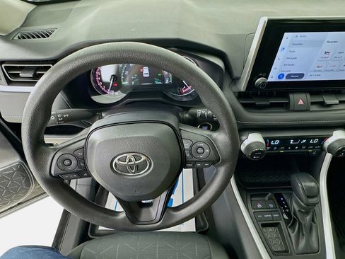 Used 2025 Toyota RAV4 XLE FWD image 12