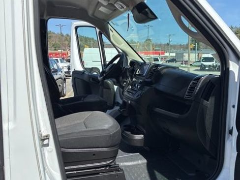 Used 2024 RAM ProMaster 2500 w/ Convenience Group FWD image 32