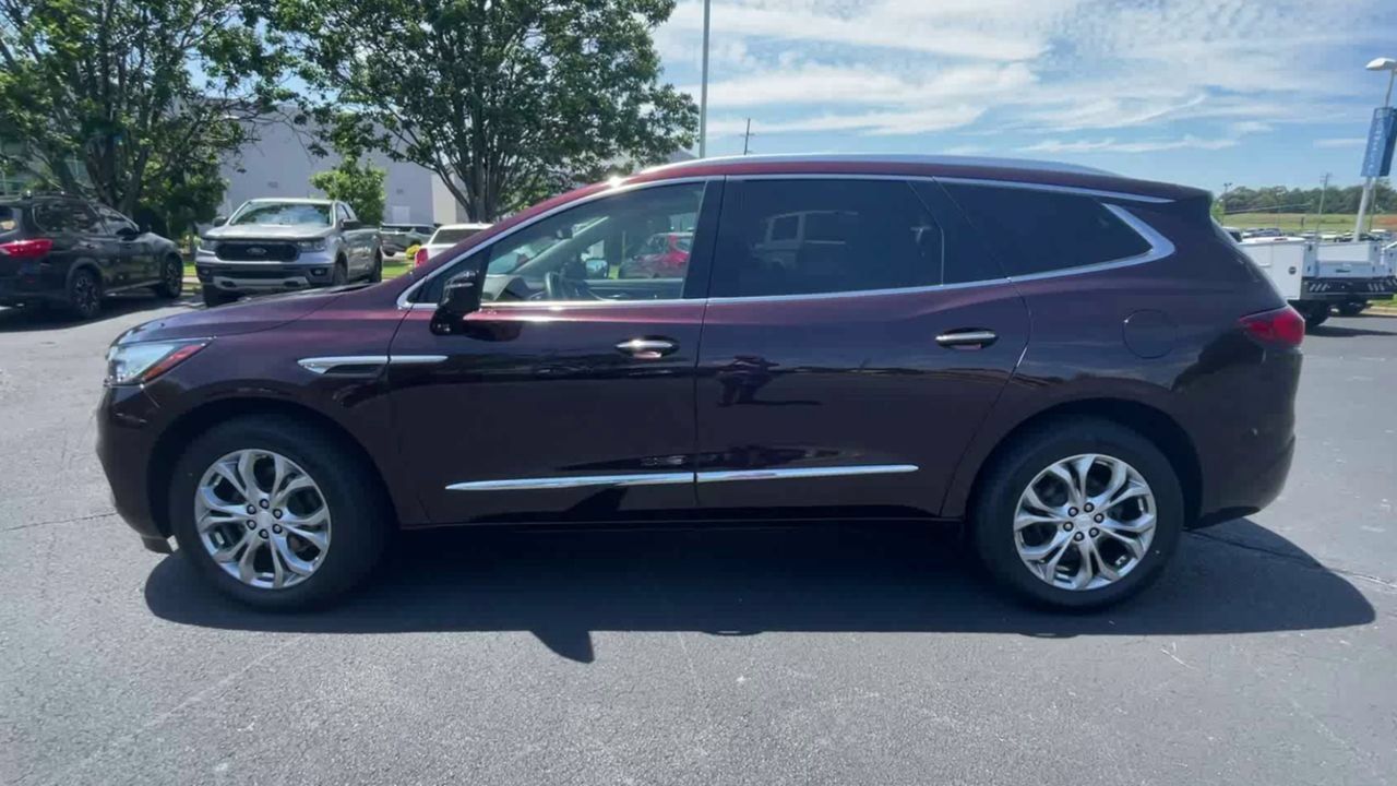 Used 2021 Buick Enclave Avenir w/ Avenir Technology Package FWD image 5