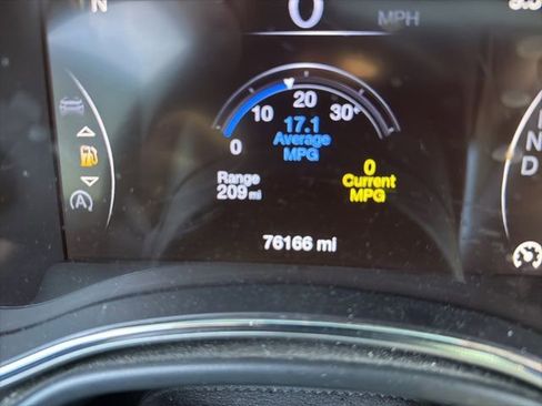 Used 2021 Jeep Grand Cherokee Laredo X AWD/4WD image 4
