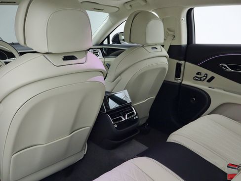 New 2026 Bentley Flying Spur Plug-In Hybrid image 47