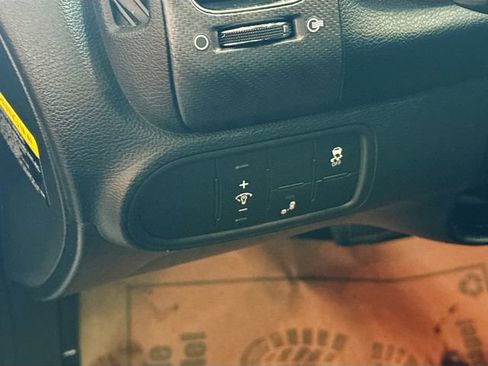 Used 2018 Kia Forte EX FWD image 11