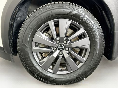 Used 2023 Nissan Pathfinder S AWD/4WD image 11