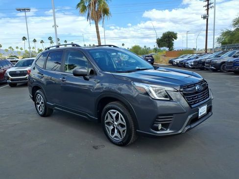 Used 2023 Subaru Forester Premium AWD/4WD image 1