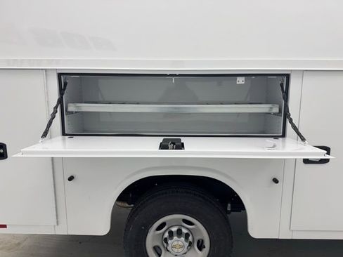 New 2025 Chevrolet Express 3500 w/ Power Convenience Package image 31