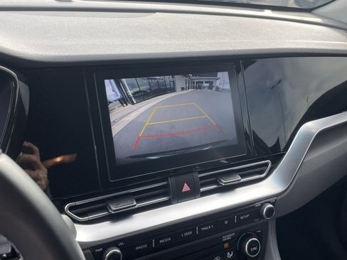 Used 2020 Kia Niro LXS image 16