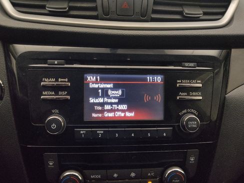 Used 2016 Nissan Rogue SV AWD/4WD image 25