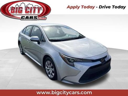 Used 2023 Toyota Corolla LE FWD image 1