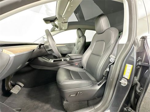 Used 2025 Tesla Model Y Long Range image 4