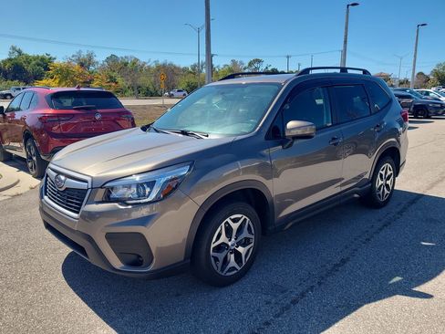 Used 2020 Subaru Forester Premium image 12