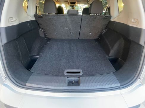 Used 2025 Nissan Rogue SV image 33