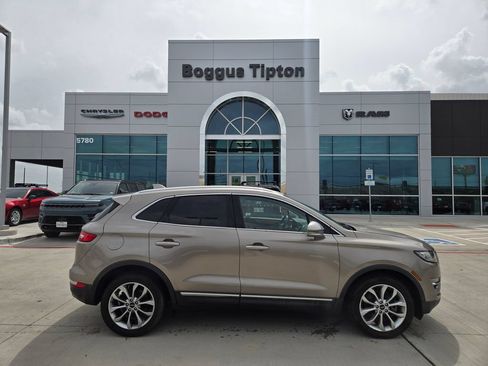 Used 2019 Lincoln MKC Select AWD/4WD image 2