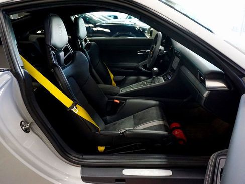 Used 2018 Porsche 911 GT3 image 35