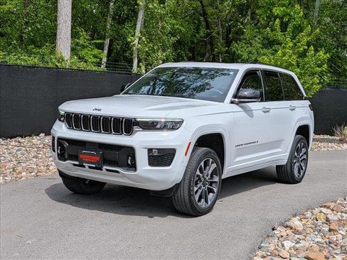 Used 2023 Jeep Grand Cherokee Overland w/ Luxury Tech Group IV AWD/4WD image 1