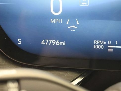 Used 2024 Buick Envision Preferred AWD/4WD image 31