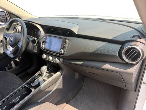 Used 2023 Nissan Kicks SV FWD image 11