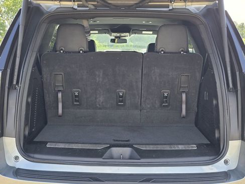 Used 2025 Chevrolet Tahoe Z71 AWD/4WD image 13