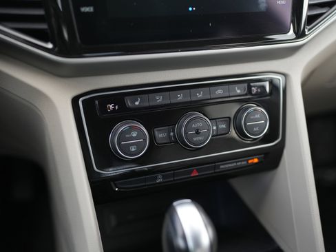 Certified 2022 Volkswagen Atlas SE w/ Black Wheel Package image 16