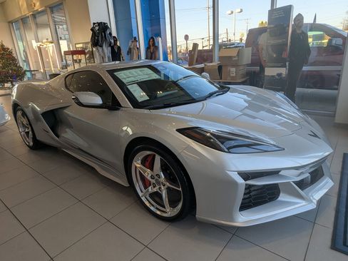 New 2026 Chevrolet Corvette E-Ray image 3