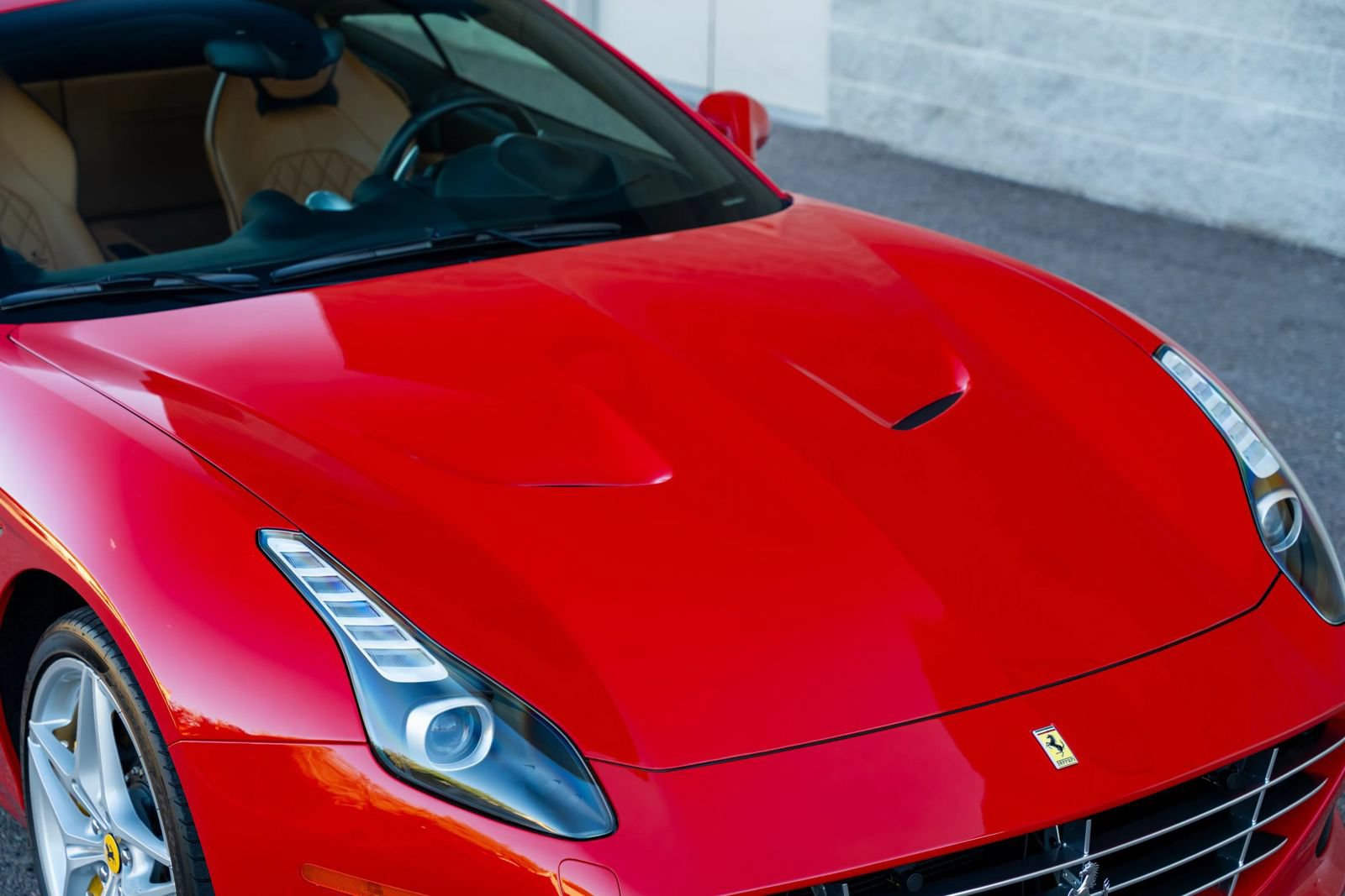 Used 2015 Ferrari California T RWD image 48