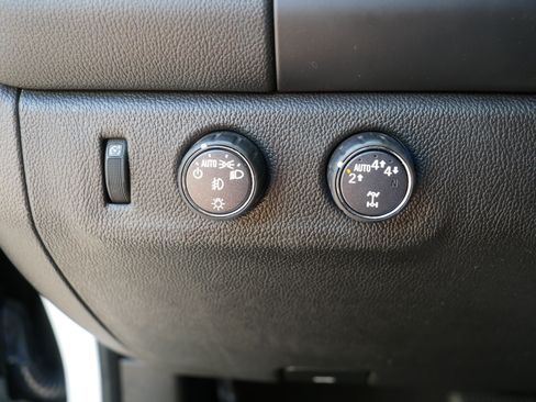 Used 2022 Chevrolet Colorado LT w/ LT Convenience Package AWD/4WD image 26