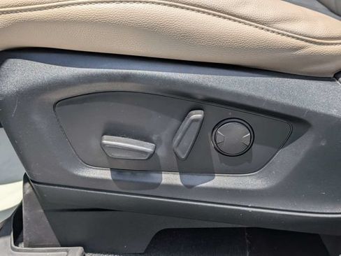 Used 2022 Ford Explorer Limited w/ Equipment Group 301A RWD image 20