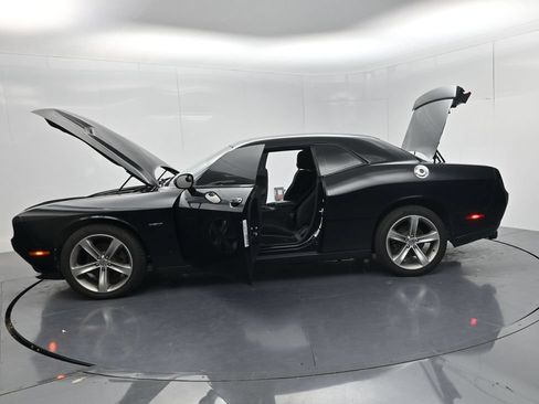 Used 2016 Dodge Challenger R/T RWD image 50