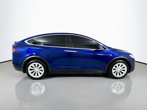 Used 2018 Tesla Model X 75D image 5