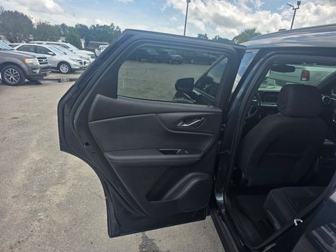 Used 2019 Chevrolet Blazer LT FWD image 8