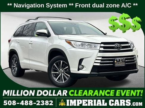 Used 2018 Toyota Highlander XLE image 1