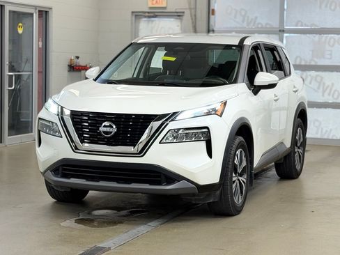 Used 2023 Nissan Rogue SV AWD/4WD image 3